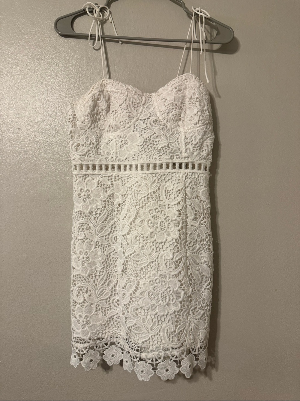 Forever 21 White Floral Lace Spaghetti-Strap Mini Dress